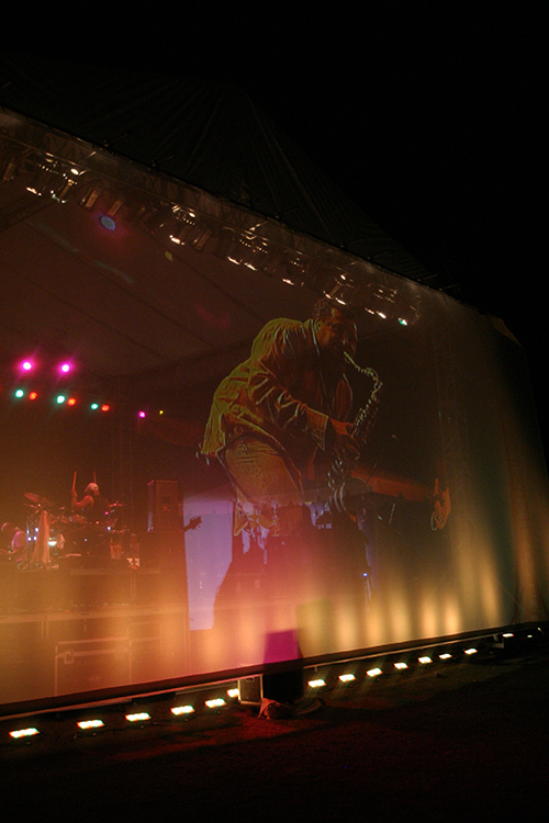 jazzonthegreen_2007_Backstage_LED_Backdrop_Sax_Solo